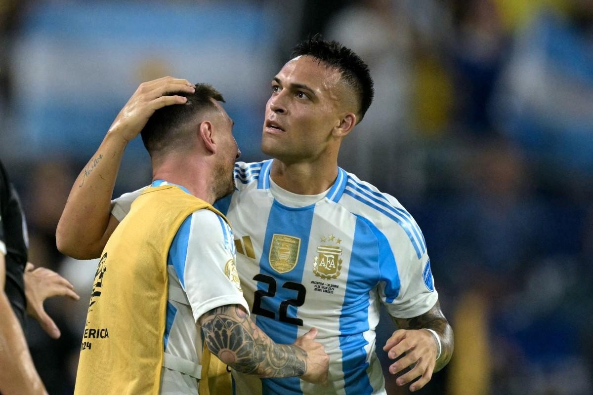 Lautaro Martínez celebra su gol ante Colombia en la final de la Copa América 2024 (AFP)