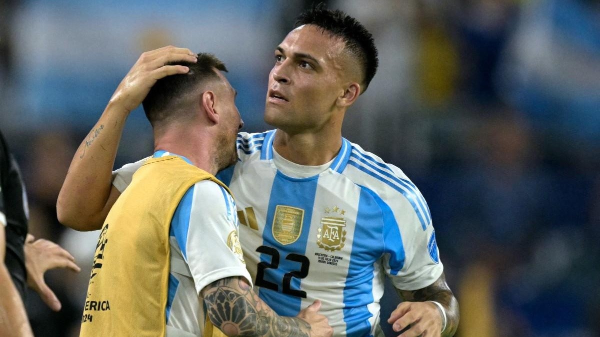 Lautaro Martínez celebra su gol ante Colombia en la final de la Copa América 2024 (AFP)
