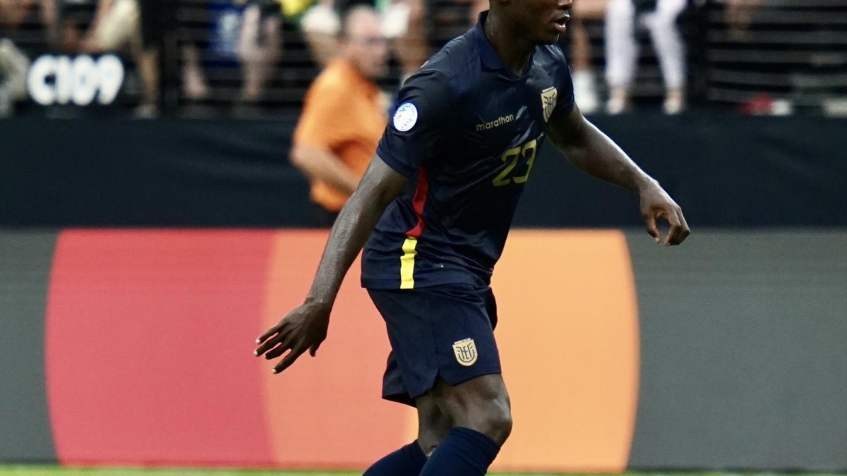 Moisés Caicedo en un partido con la selección de Ecuador en Copa América (Foto: La Tri)