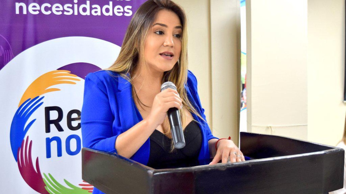 Foto de Mayra Salazar, en calidad de directora de Fundación Renova, durante la inauguración del programa Renóvate Mujer. (Consejo de Protección de Derechos de Guayaquil)