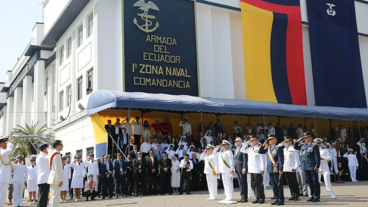 La mañana de este jueves 25 de julio se realizó en Guayaquil la ceremonia y desfile de honor por los 83 años del Combate Naval de Jambelí. (Fuerzas Armadas)