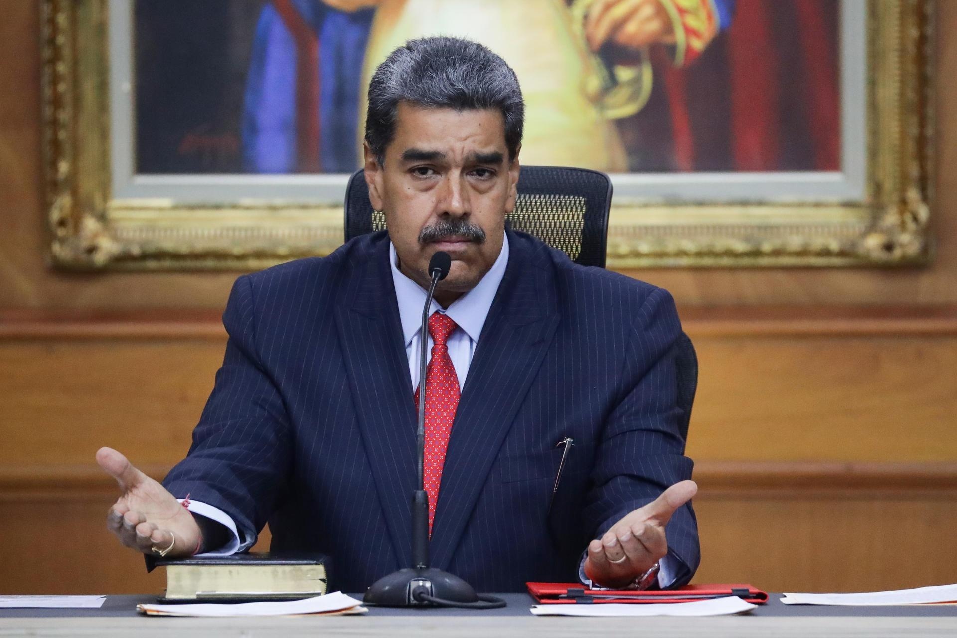 El presidente de Venezuela, Nicolás Maduro, habla durante una rueda de prensa este 31 de julio de 2024, en el Palacio de Miraflores en Caracas. (EFE)