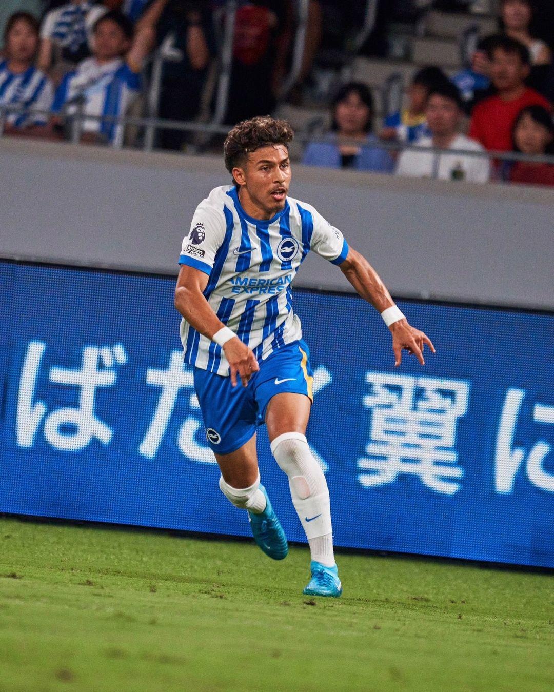 Jeremy Sarmiento desea pelear por un puesto en el plantel principal del Brighton. (Redes sociales)