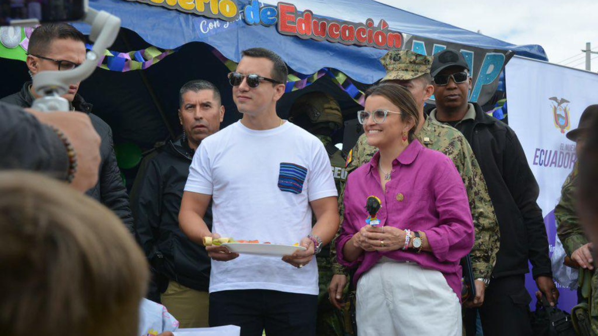Foto del presidente Daniel Noboa y María José Pinto, secretaria técnica de Ecuador Crece Sin Desnutrición Infantil. (@mjpintoec)