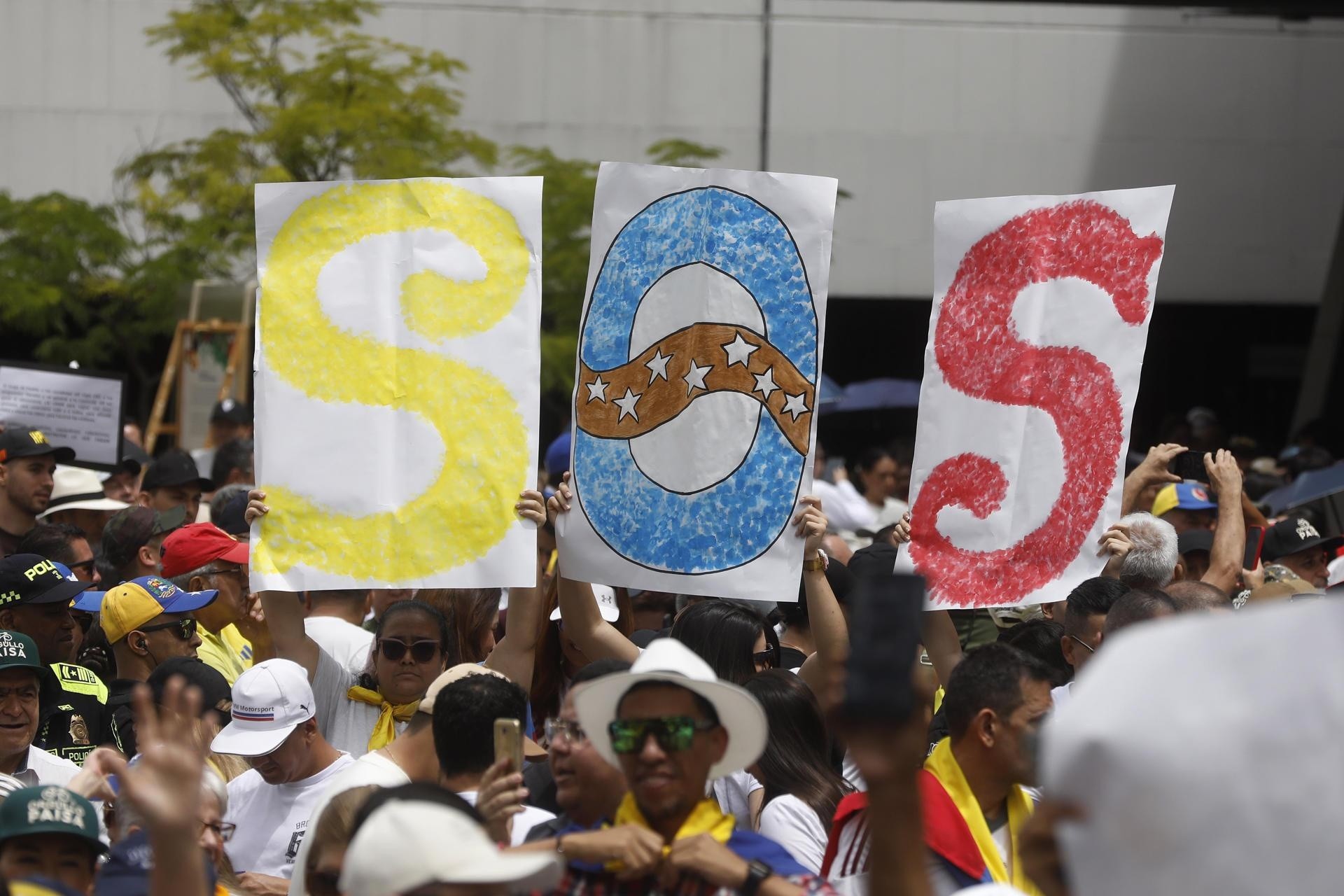 Las protestas siguen en Venezuela, tras los resultados de los comicios que dan la victoria a Nicolás Maduro. (EFE)