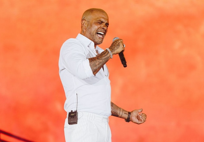 Imagen del cantante Eyal Golan. (Tomada de la cuenta de Instagram @eyalgolan1)