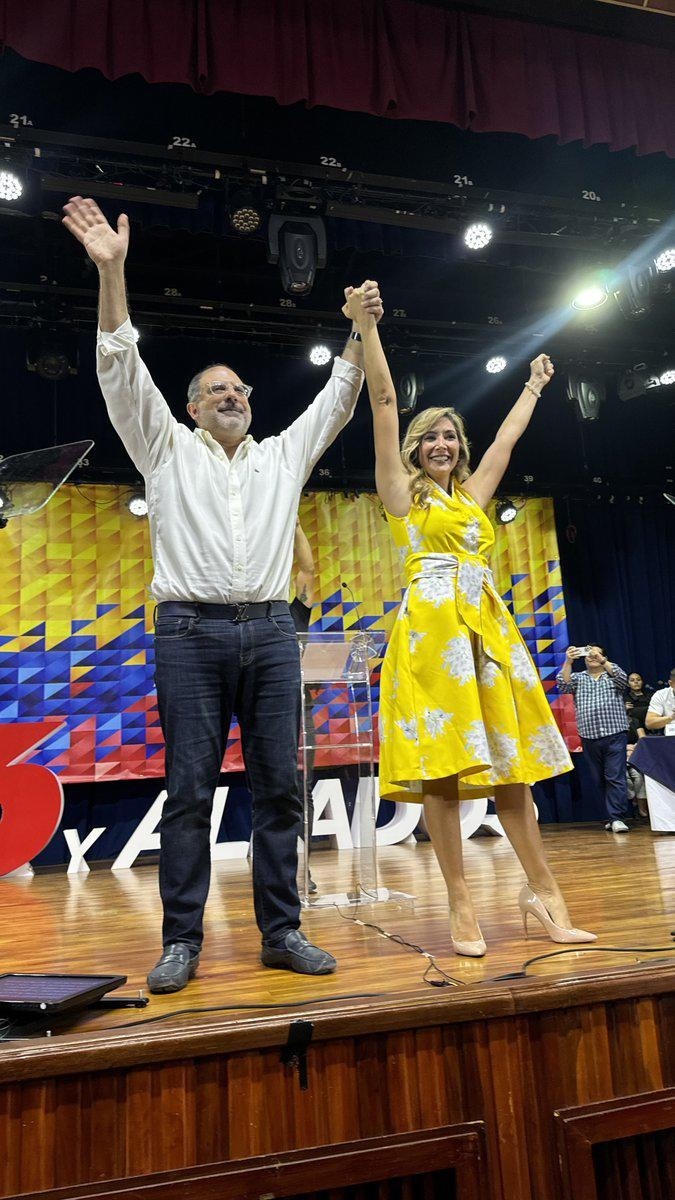 Henry Kronfle y Dallyana Passailaigue integran el binomio de cara a las próximas elecciones. (Cortesía del PSC)