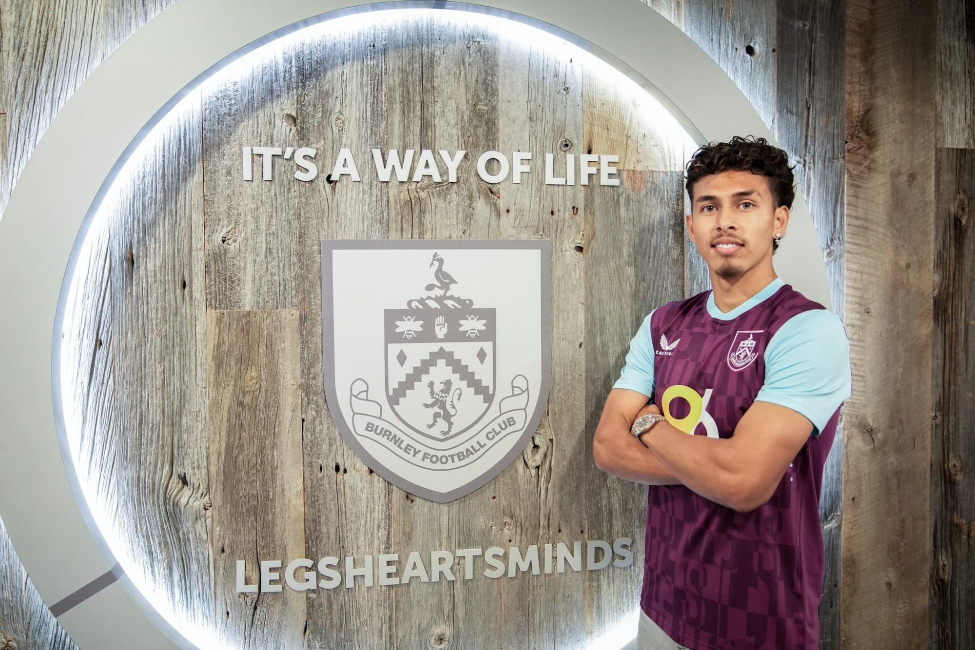 Burnley anunció la cesión de Jeremy Sarmiento por toda la temporada. (Redes sociales)