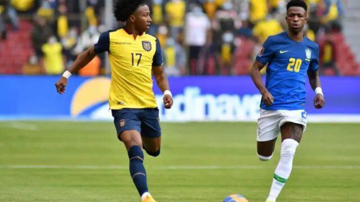 Ángelo Preciado en un partido con Ecuador ante Brasil por las Eliminatorias a Qatar 2022 (Foto: Internet)