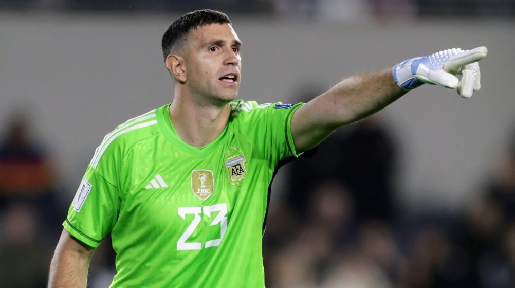 El portero Emiliano Martínez en un partido con la selección de Argentina (Foto: Internet)