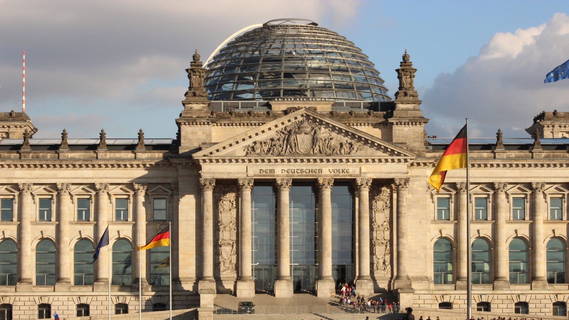 Reichstag Building (Canva)