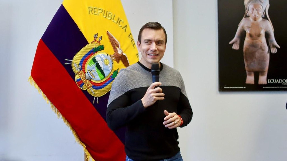 Foto de Daniel Noboa, junto con su comitiva, durante un encuentro con la comunidad de migrantes ecuatorianos en Canadá, el 10 de septiembre del 2024. (Presidencia de la República)
