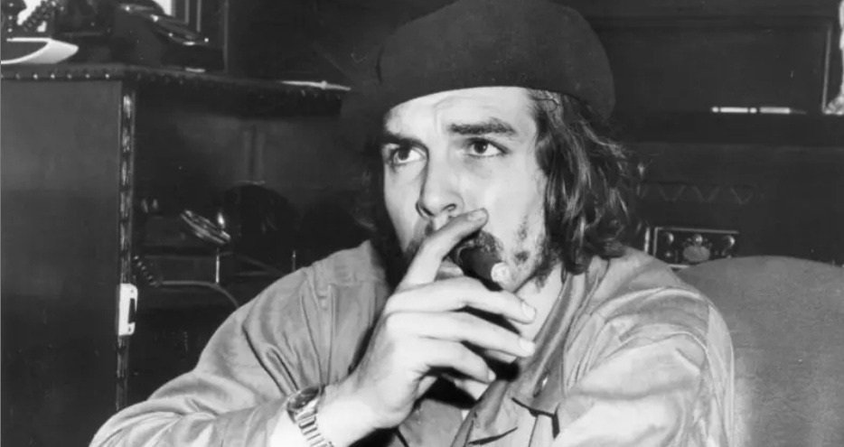 Ernesto "Che" Guevara, guerrillero argentino y compañero de lucha de Fidel Castro durante la revolución cubana. (Getty Images)