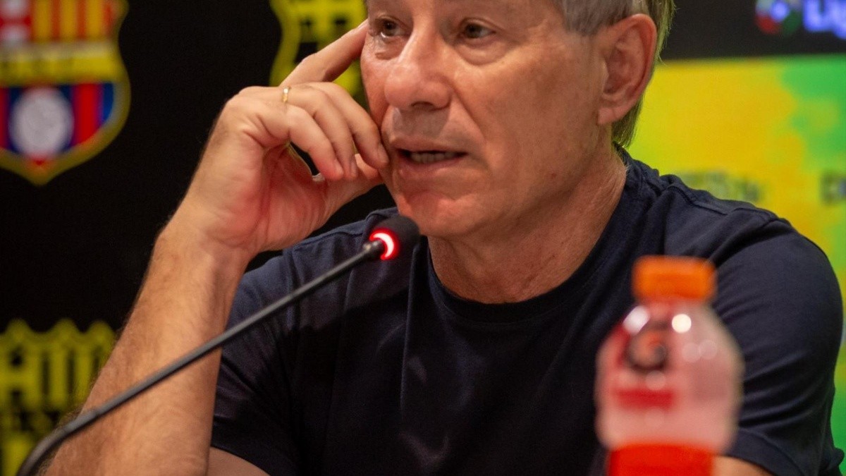 Ariel Holan reconoció el buen trabajo de Juan Usma y Jandry Gómez. (Barcelona SC)