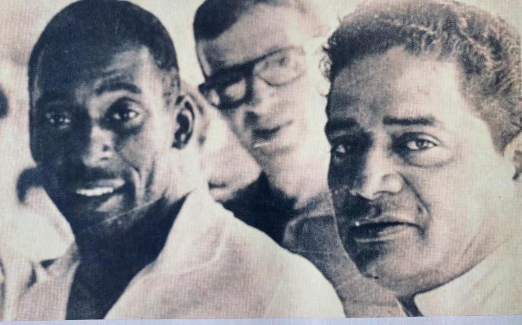 Pelé y Guillermo Valencia León. (ARCHIVO)