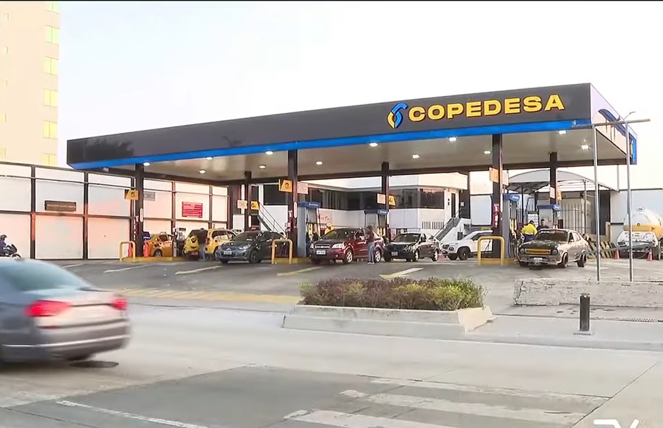 Imagen de una de las estaciones de gasolina de Copedesa en Guayaquil. (Televistazo)