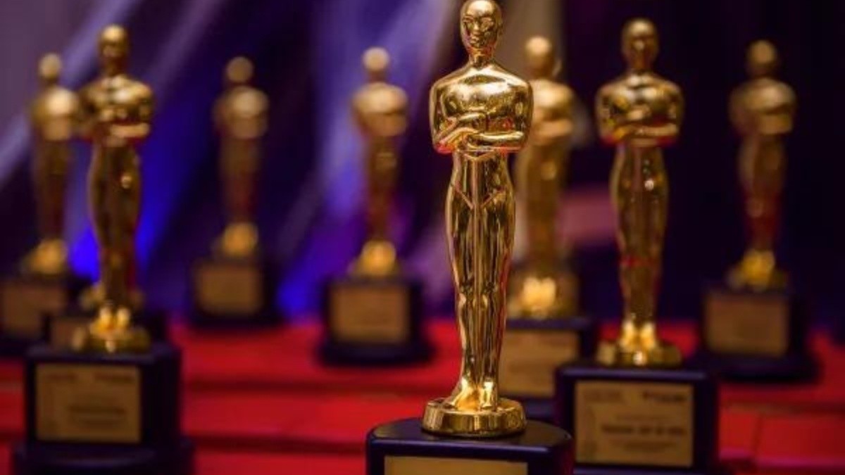 Fotografía de la estatuilla dorada en la ceremonia de los Oscar (INTERNET)