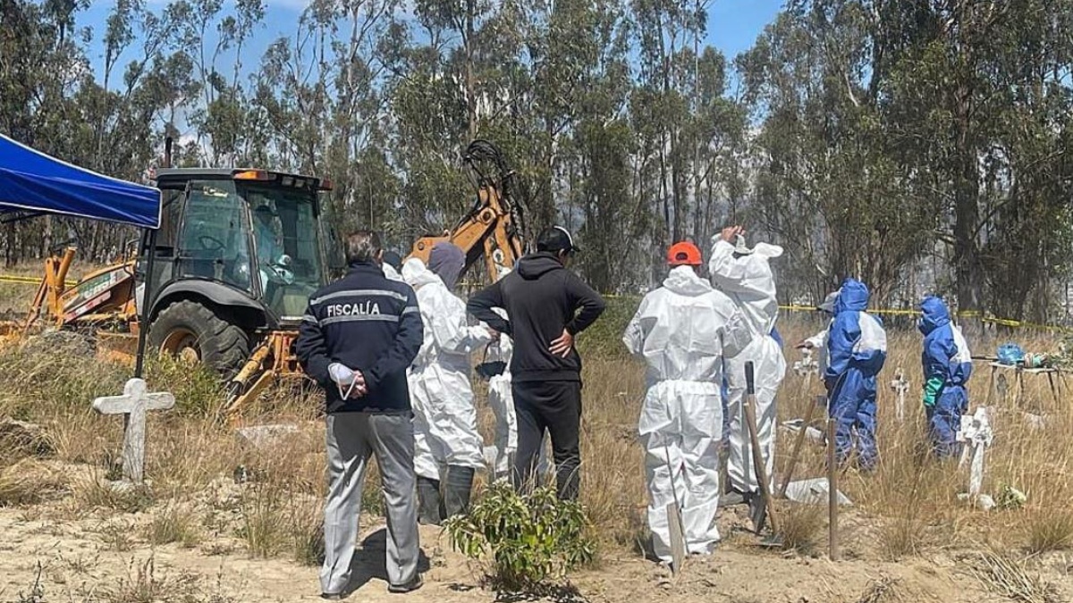 Proceso de exhumación de cadáveres en el cementerio de Picaihua. (Fiscalía)