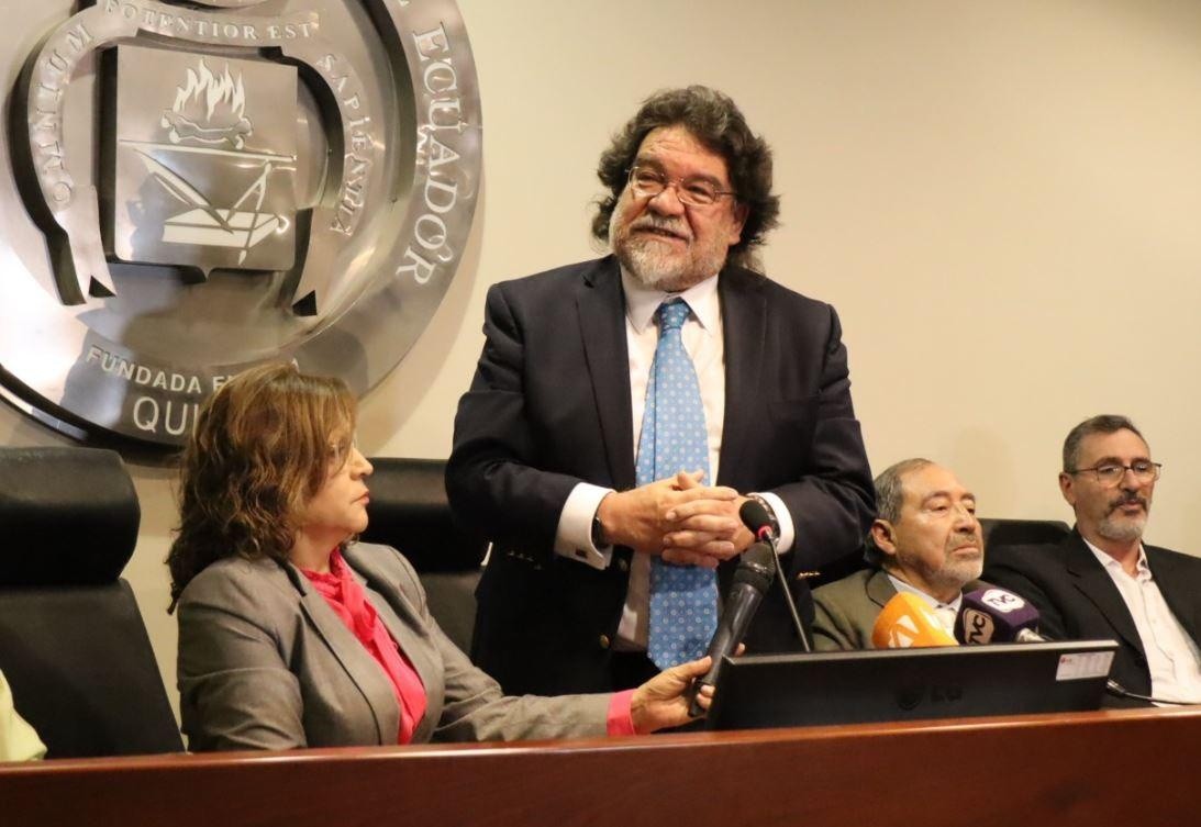 Patricio Espinosa durante una rueda de prensa este jueves 26 de septiembre de 2024. (Universidad Central del Ecuador)