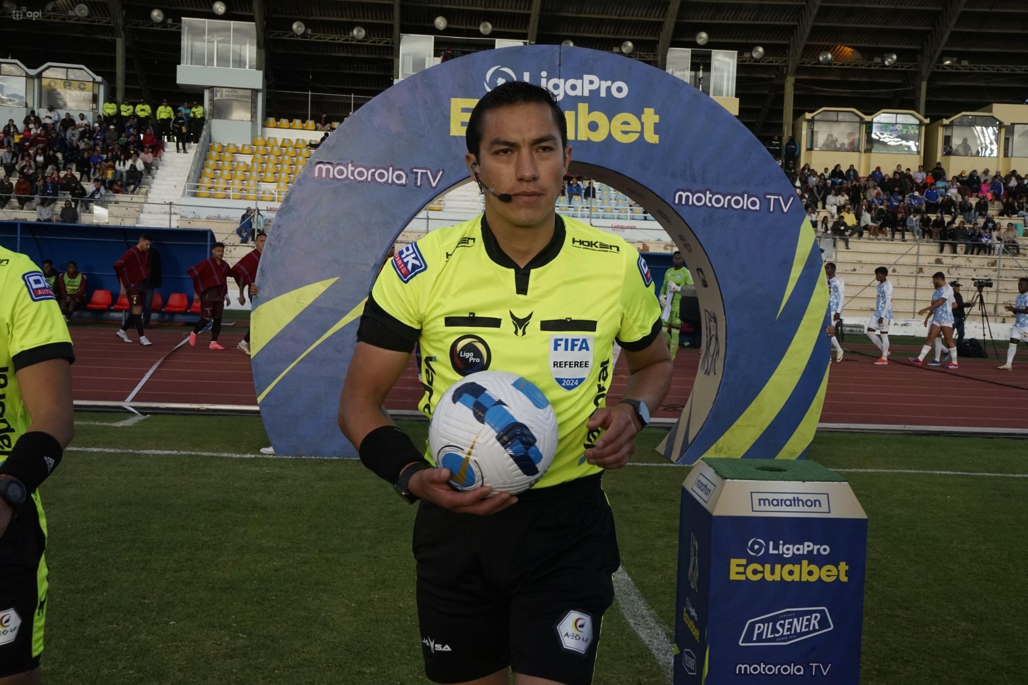 Emelec pide que revoquen la designación de Álex Cajas en la Liga Pro. (API)