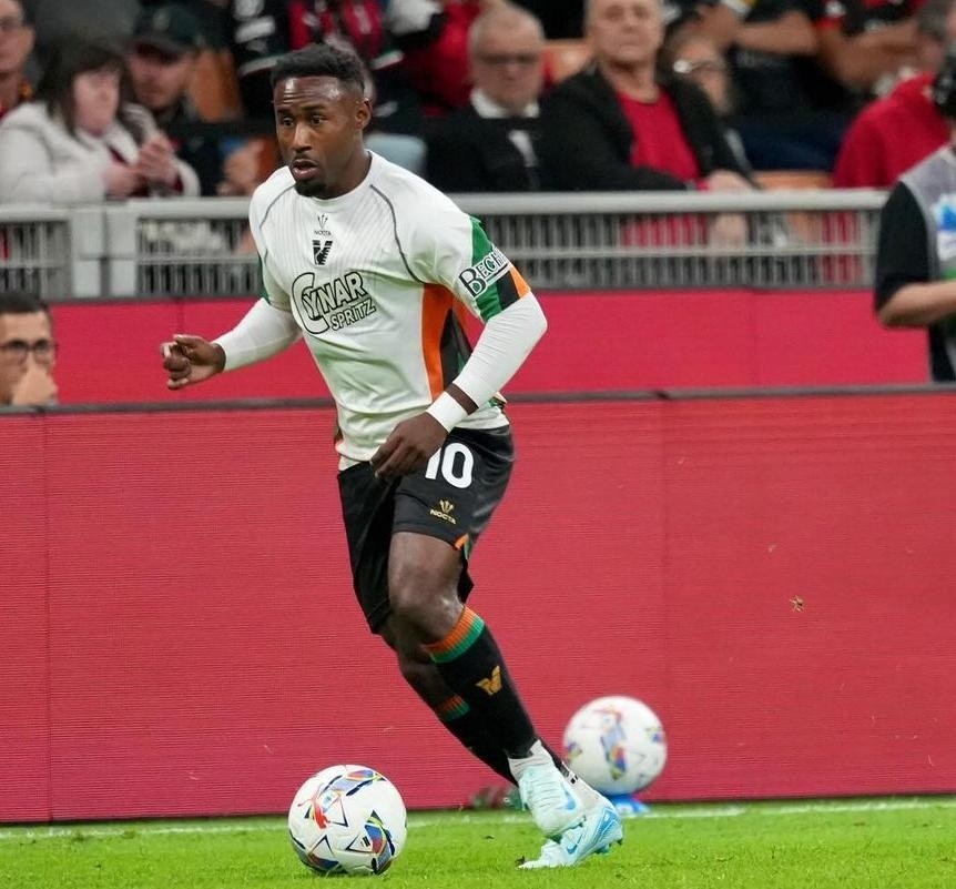 John Yeboah en un partido con el Venezia (Foto: Cuenta de Instagram de John Yeboah)