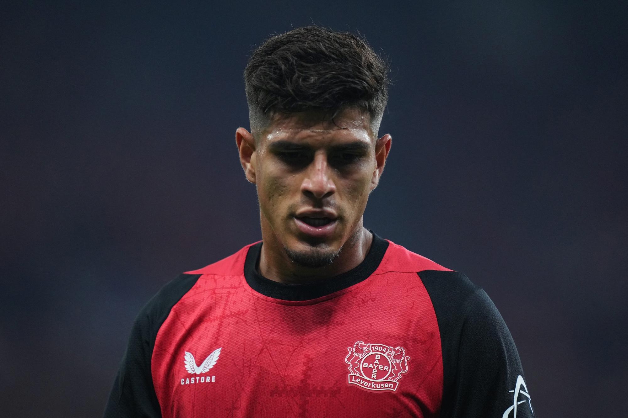 El Bayer Leverkusen de Piero Hincapié empató ante el último equipo de la Bundesliga. (AFP)