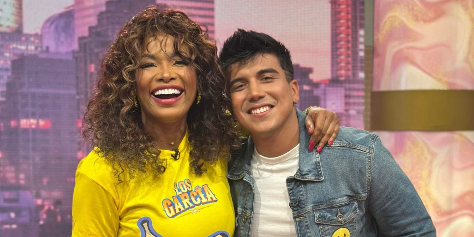 Fabián Tapia y Mauro Falcón visitaron el estudio de los Hackers esta tarde (Verónica Yépez)