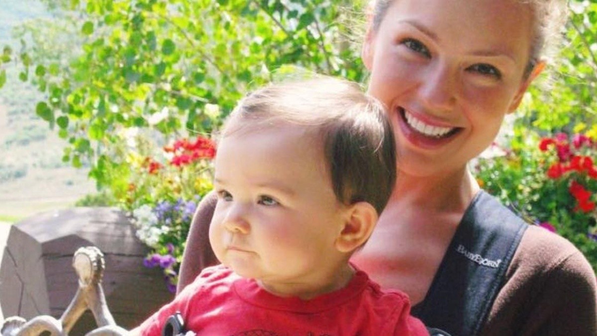 Thalía es una de las artistas más icónicas de la música y la televisión latina, conocida por su éxito en telenovelas como María la del Barrio y su carrera musical que ha conquistado a millones de seguidores en todo el mundo. (RRSS)