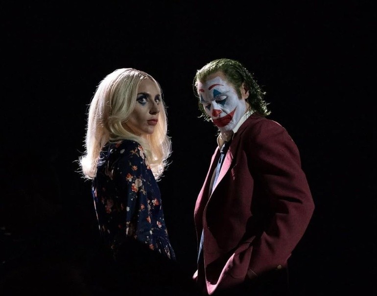 Lady Gaga y Joaquin Phoenix en Joker: Folie à Deux (2024) (imdb)
