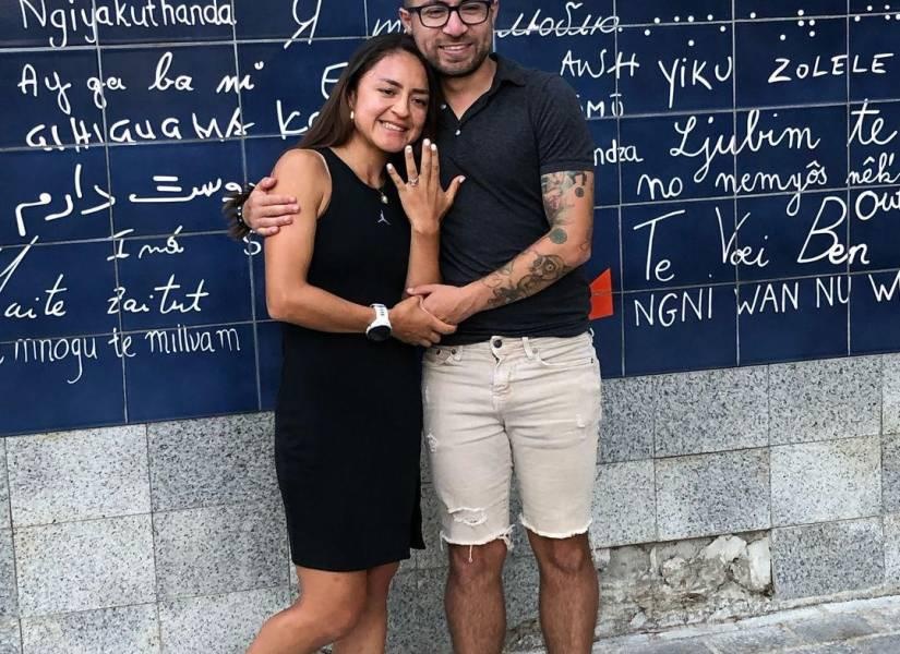 Glenda Morejón se comprometió en París. (Redes sociales)