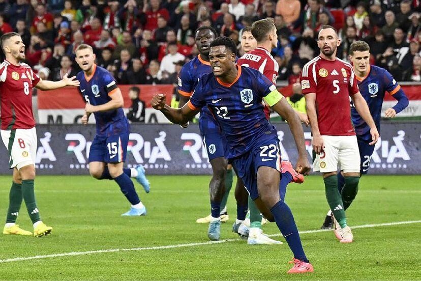 Denzel Dumfries celebrando su gol. (REDES)