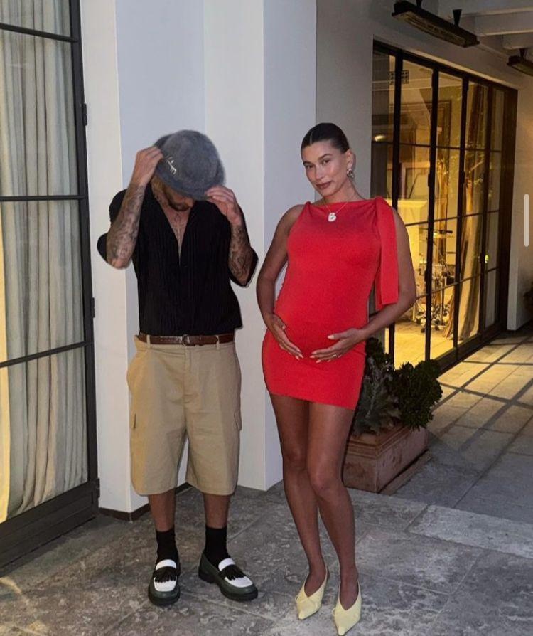 Fotografía del artista Justin Bieber y su esposa Hailey Bieber  (Foto cuenta Instagram @justinbieber)