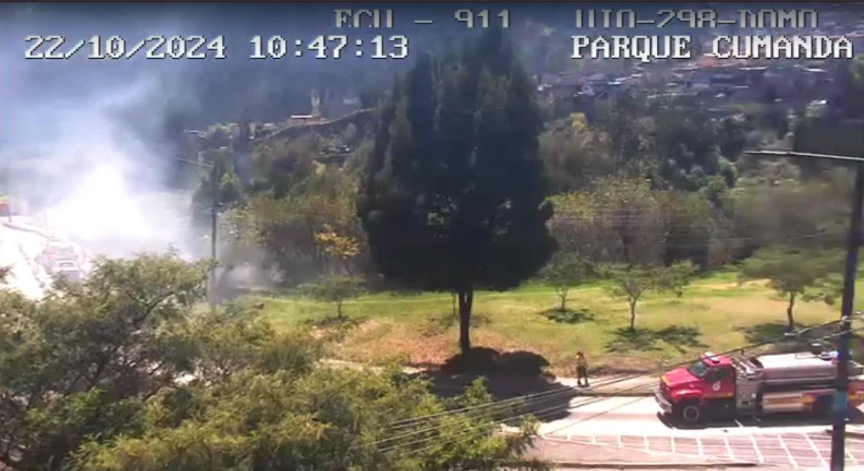 El incendio que se produjo en el sector de Cumandá, en Quito. (Cortesía del ECU 911)