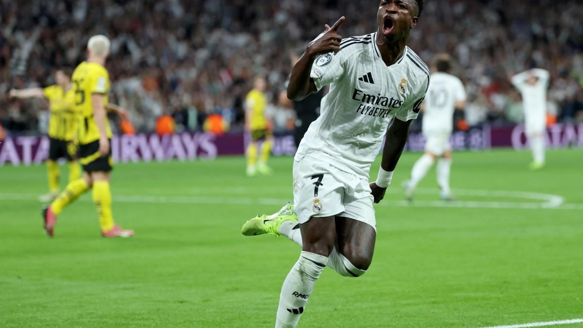 Vinícius Júnior celebra su gol ante el Borussia Dortmund por la Champions League (AFP)