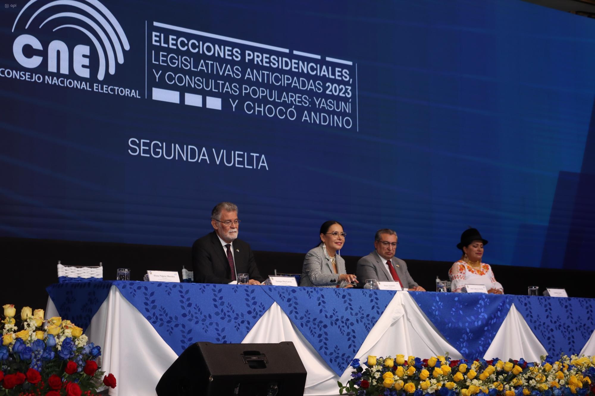 Imagen de archivo de cuatro de los cinco miembros que conforman el pleno del CNE. (Rolando Enríquez / API)