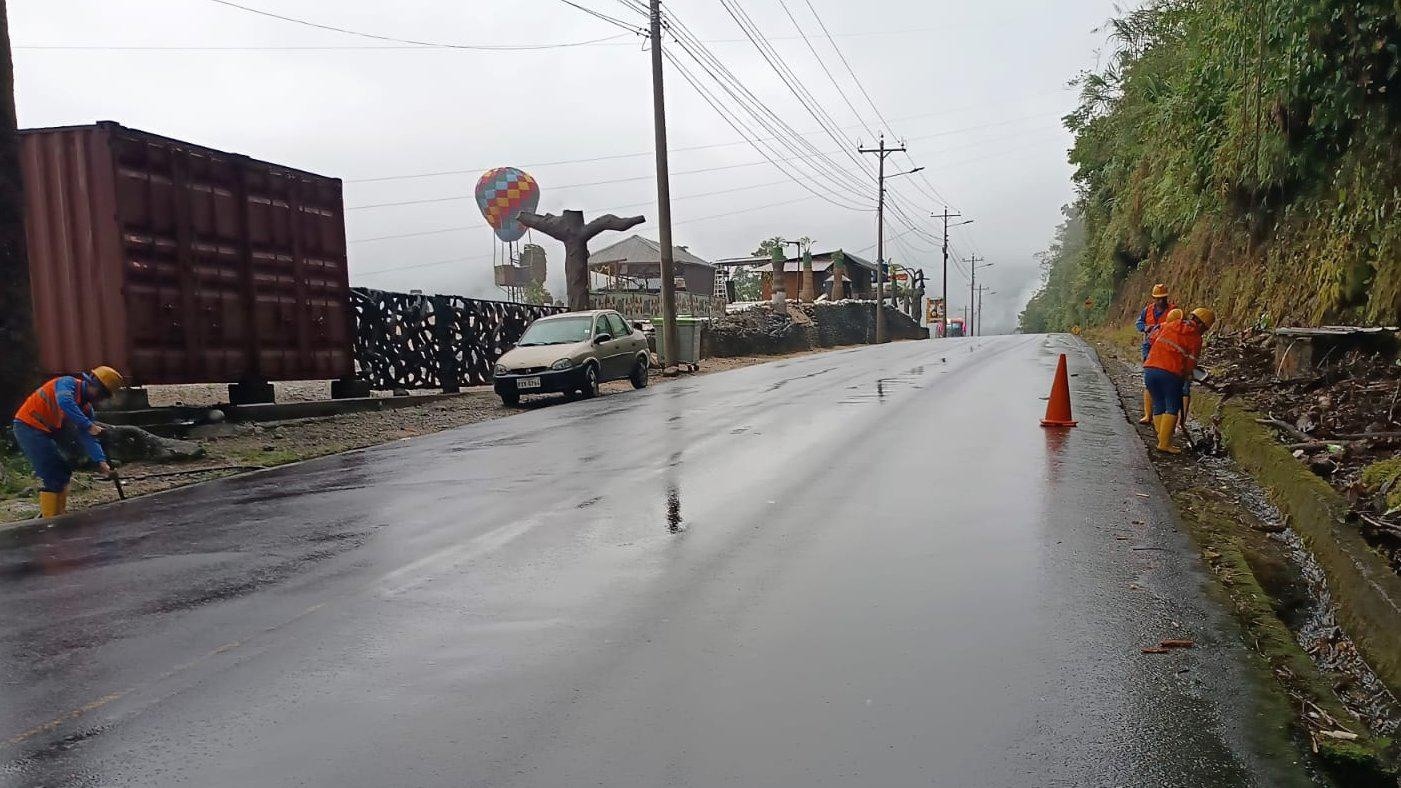 La vía Baños - Puyo está cerrada debido a deslizamientos de tierra. (Ministerio de Transporte y Obras Públicas)