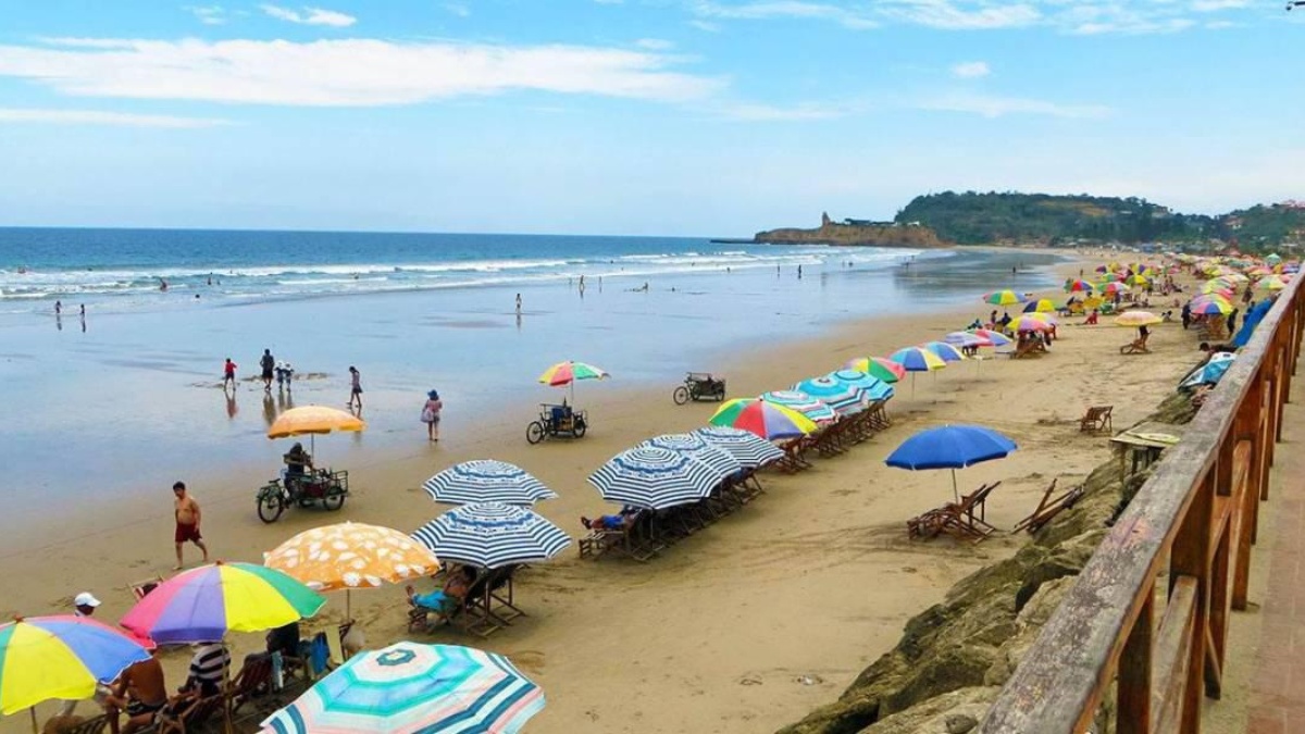 Una playa en la costa de Ecuador. (Archivo)