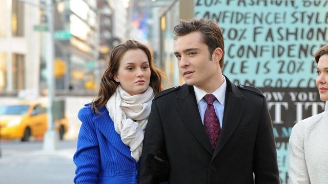 Ed Westwick es un actor británico conocido principalmente por su papel como el carismático y enigmático Chuck Bass en la exitosa serie de televisión "Gossip Girl". Además de su carrera en la actuación, también ha explorado la música como vocalista del grupo de rock The Filthy Youth. (RRSS)