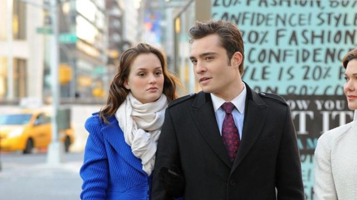 Ed Westwick es un actor británico conocido principalmente por su papel como el carismático y enigmático Chuck Bass en la exitosa serie de televisión "Gossip Girl". Además de su carrera en la actuación, también ha explorado la música como vocalista del grupo de rock The Filthy Youth. (RRSS)