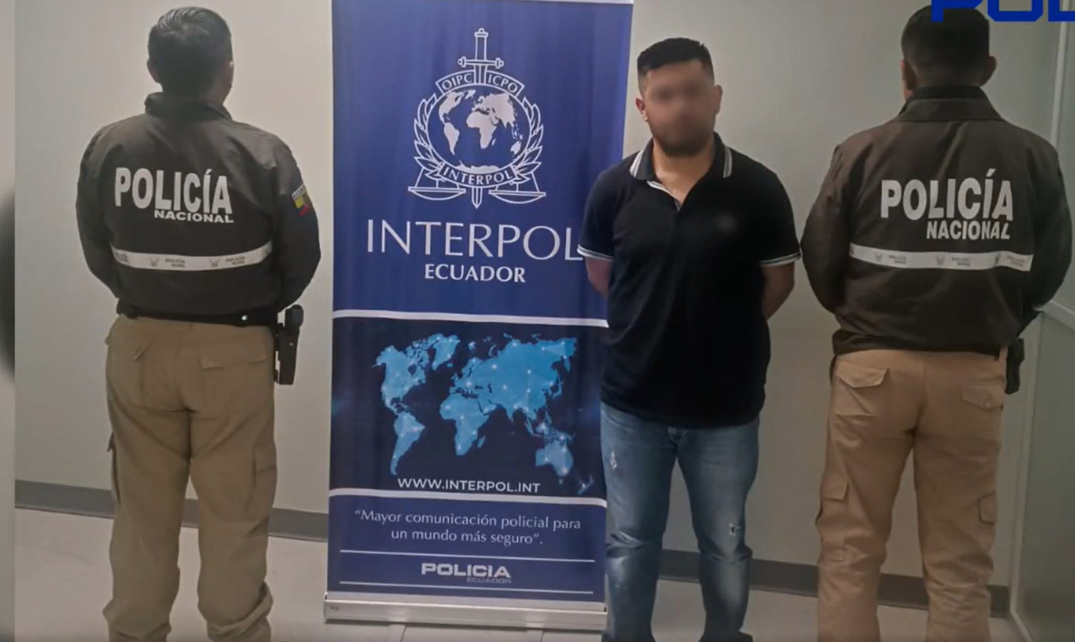 Un hombre acusado por asesinado fue extraditado desde Colombia hacia Ecuador. (Policía Nacional)