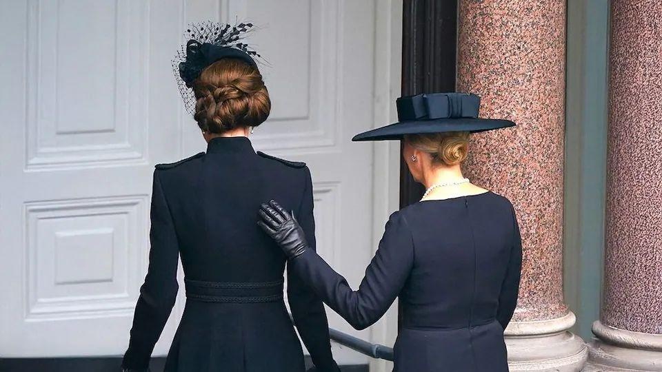 Fotografía de Kate Middeltoon en el domingo del recuerdo  (Foto cuenta X)