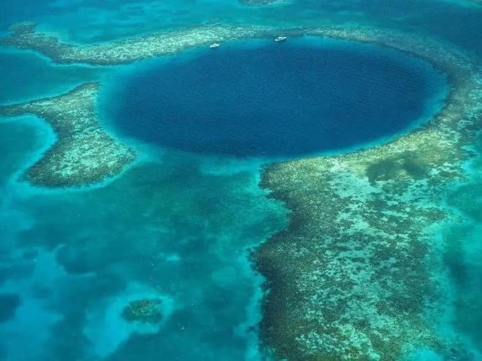 Esta formación es uno de los sumideros submarinos más grandes y profundos del planeta. (Internet)