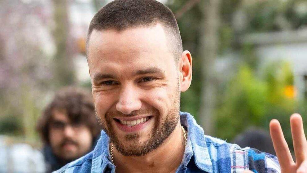 Liam Payne fue un cantante británico, conocido por ser miembro de la exitosa banda One Direction. Tras la separación del grupo, inició una carrera como solista, aunque con menor éxito comercial. (RRSS)
