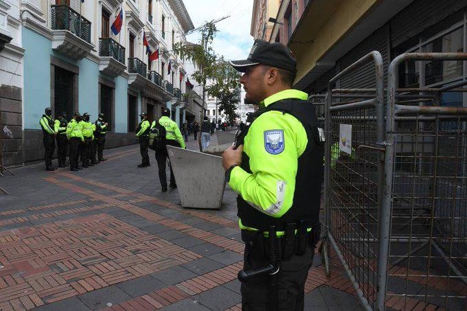 Uniformados se ubican en zonas estratégicas del Centro Histórico (imagen referencial). (Internet)