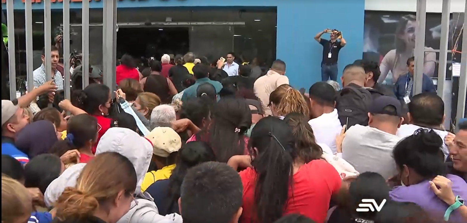 Supermercados realizaron jornada de descuentos por Black Friday este jueves 28 de noviembre de 2024. (Ecuavisa)