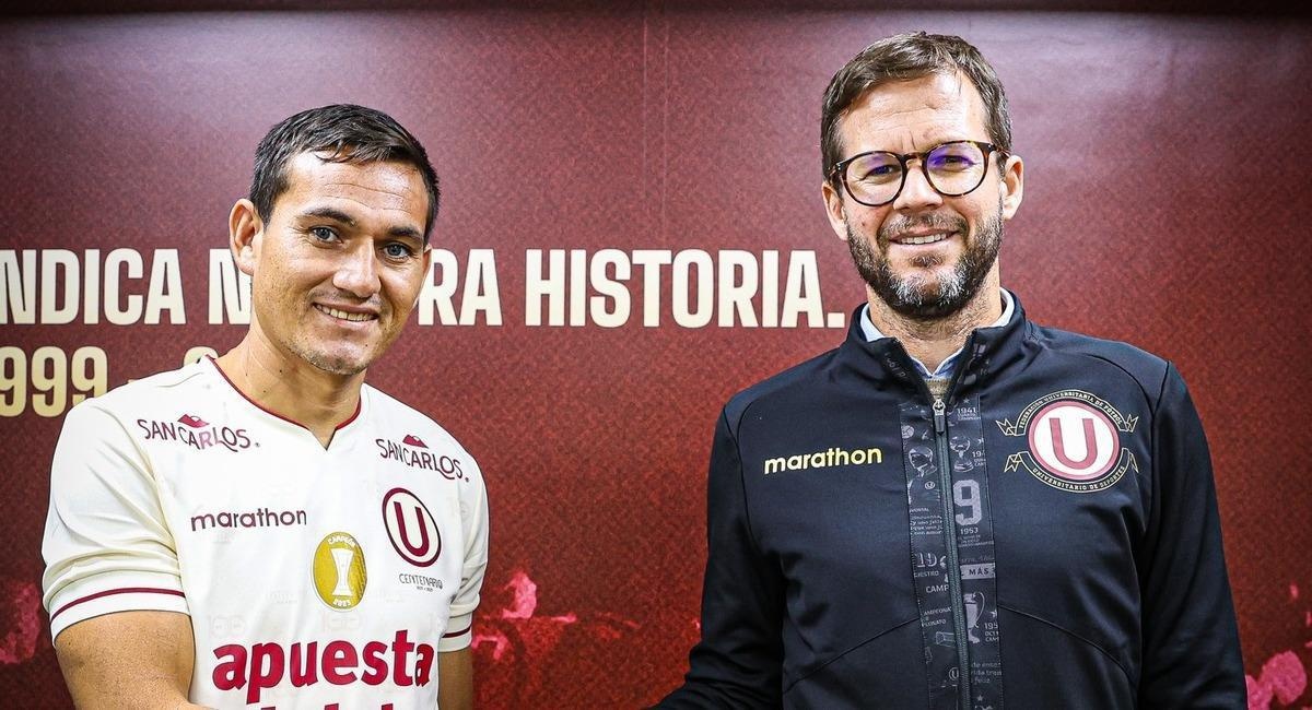 Jairo Vélez durante su presentación como nuevo jugador de Universitario. (ARCHIVO)