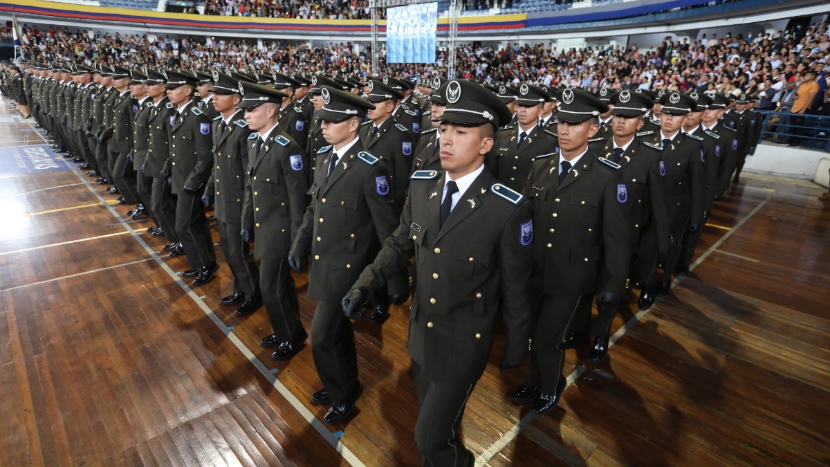 En la gráfica referencial, un grupo de policías graduados el año pasado. (Cortesía de la Policía Nacional)