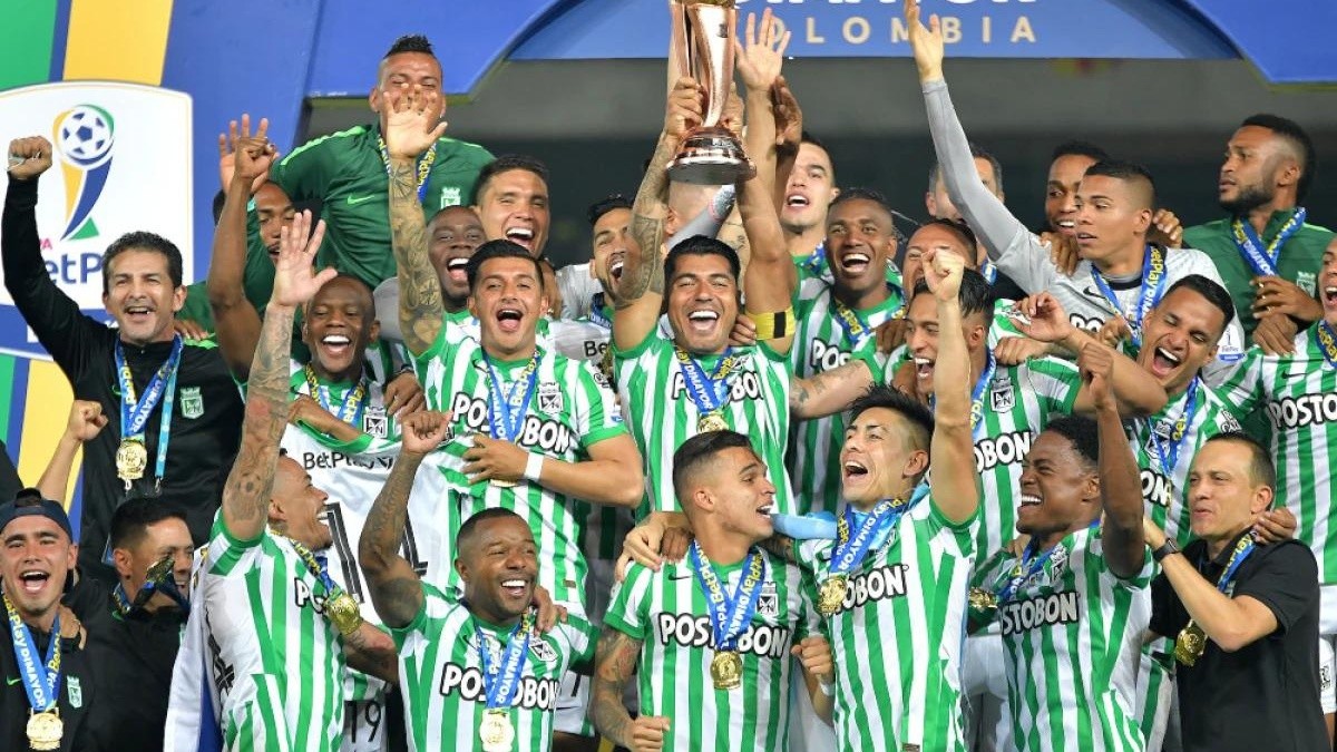 Jugadores del Atlético Nacional, celebrando el título. (ARCHIVO)