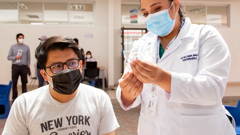 La inmunización contra el Covid-19 se realiza una vez al año. (Foto: MSP)