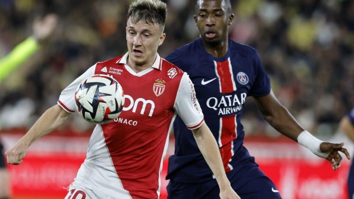 Willian Pacho fue titular en el triunfo del PSG. (ARCHIVO)